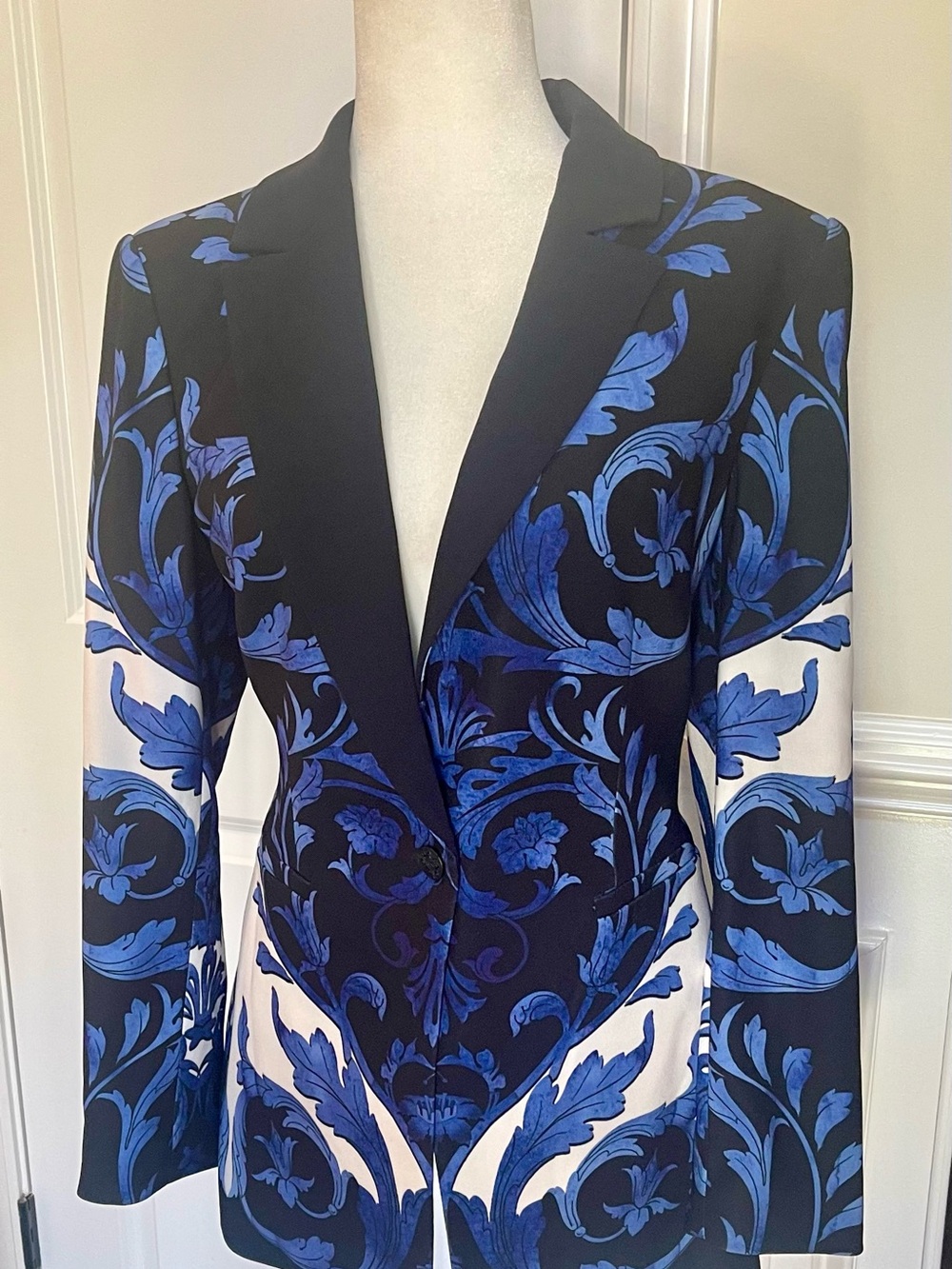 Alice & Olivia Breann slim cut one button Blazer  in Regal Retreat NWT $625